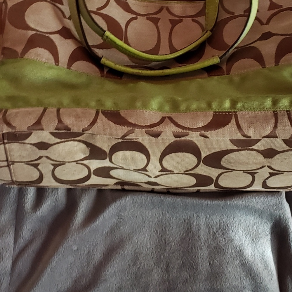 Large Authentic Coach bag - Picture 4 of 4